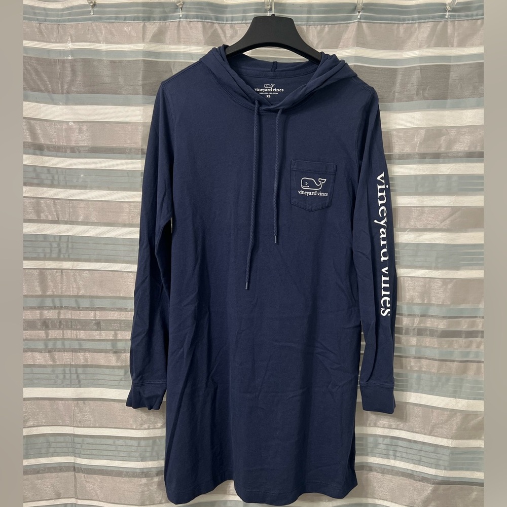 Vineyard Vines Women's Graphic Tee Whale Hoodie Beach Cover Up